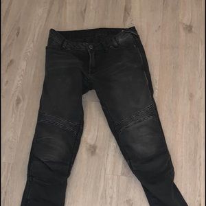 Women's revitt size 28 motorcycle jeans. Perfect condition